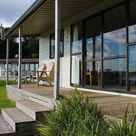 Oakura Beach Holiday Park ภายนอก รูปภาพ