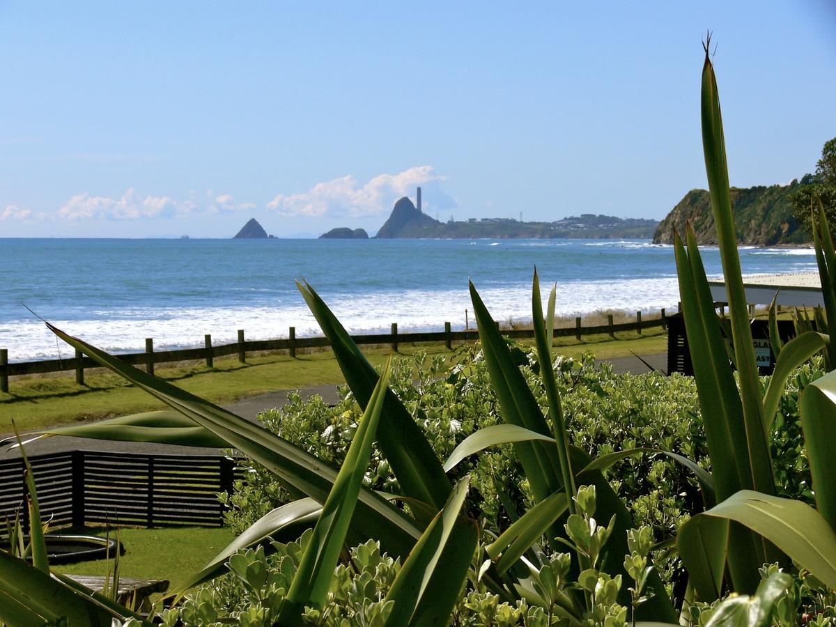 Oakura Beach Holiday Park ภายนอก รูปภาพ