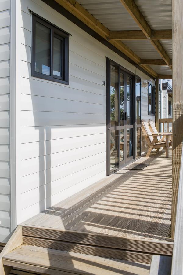 Oakura Beach Holiday Park ภายนอก รูปภาพ