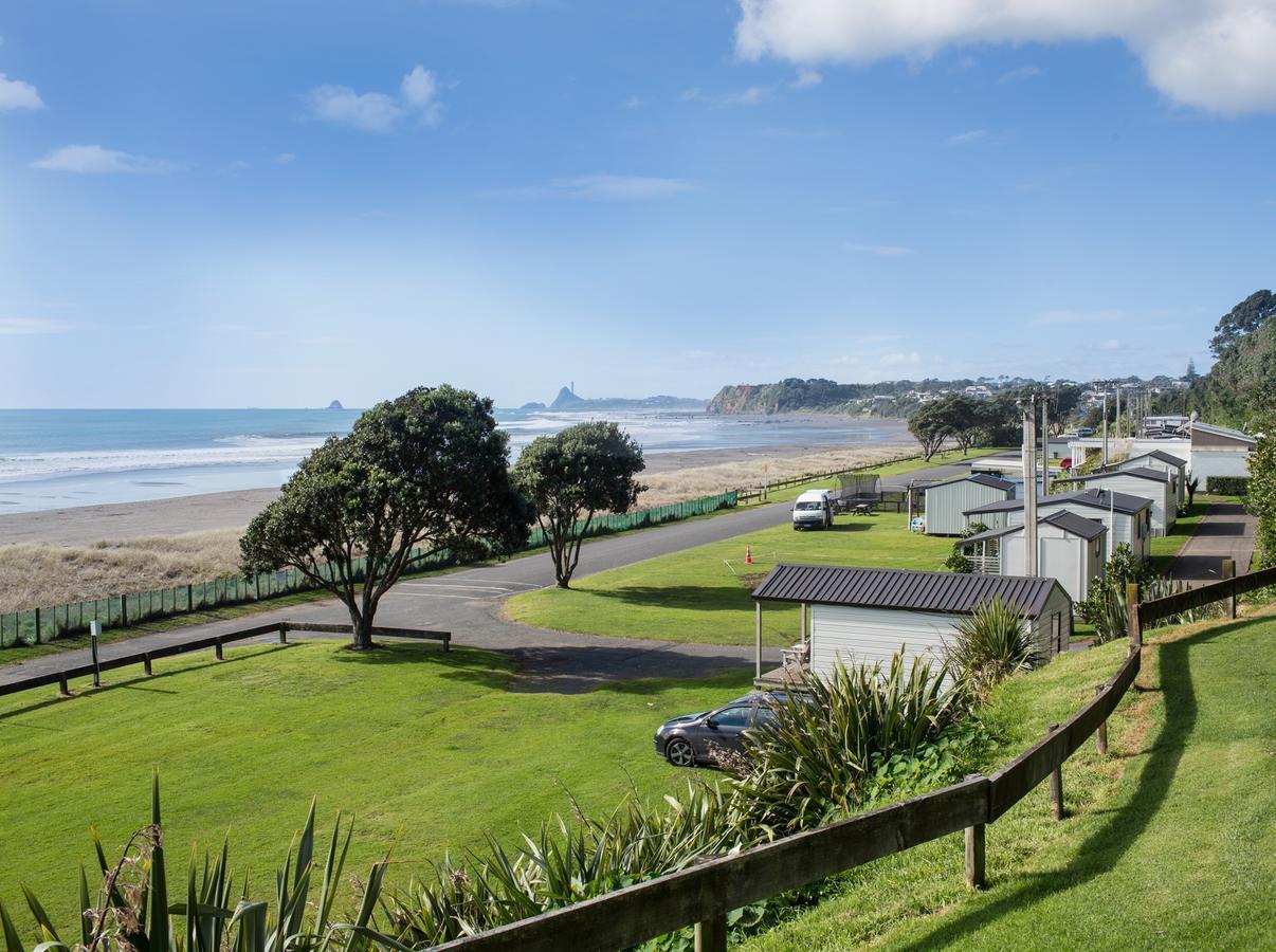 Oakura Beach Holiday Park ภายนอก รูปภาพ