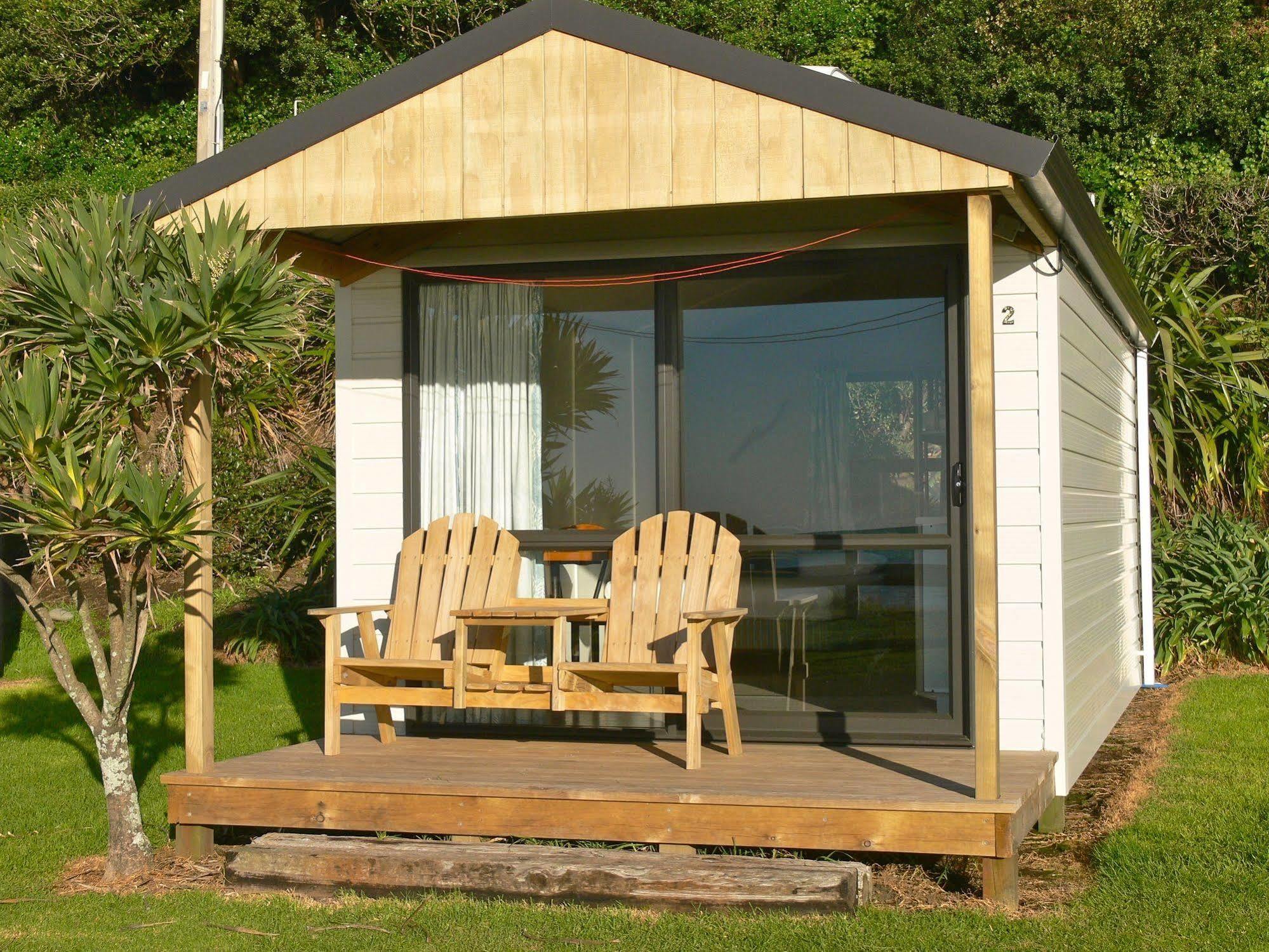 Oakura Beach Holiday Park ภายนอก รูปภาพ
